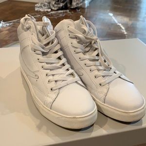 Fila Women High Top Sneaker